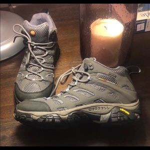 Women’s Merrell hiking boots